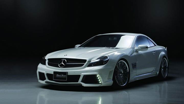 Wald Mercedes-Benz R230 Black Bison Edition In White Side Front Pose